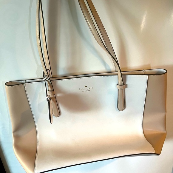 NWOT - Kate Spade summer tote. Never used perfect condition! - Picture 1 of 4